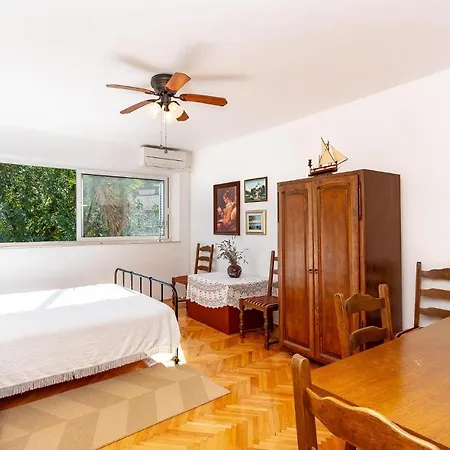 3 Bedroom Awesome In * Zrnovo