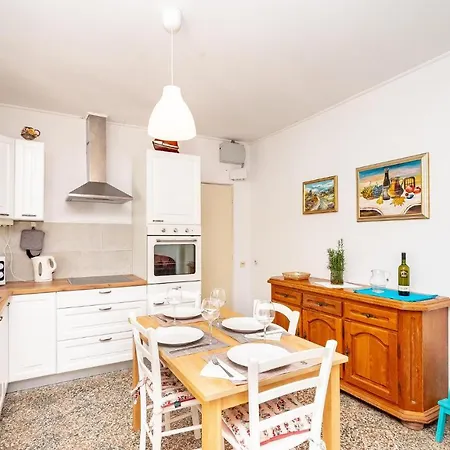 3 Bedroom Awesome In *