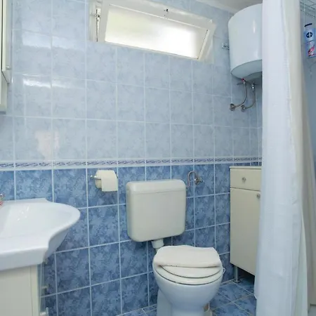 3 Bedroom Awesome In * Zrnovo